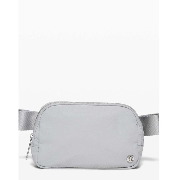 Lululemon Everywhere Belt Bag - Picture 1 of 6